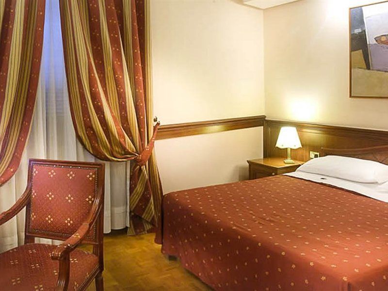 Hotel Traiano Roma Esterno foto