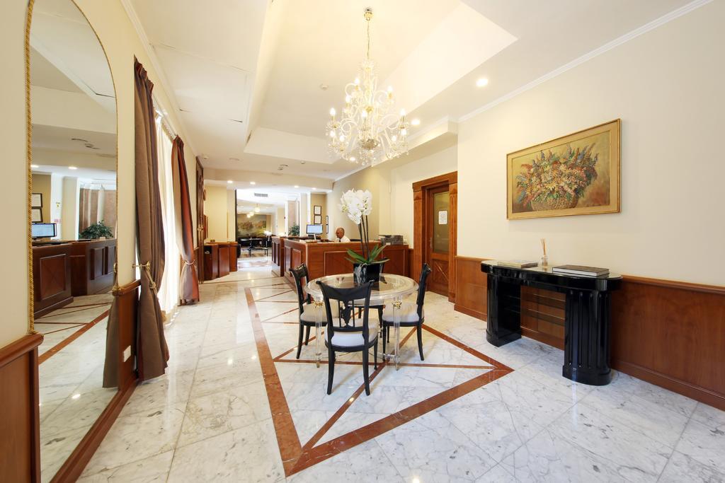 Hotel Traiano Roma Esterno foto